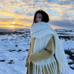 Wholesale Winter Thickened Solid Color Warm Shawl Scarf New Women's Outdoor Decorative Scarf with Tassel